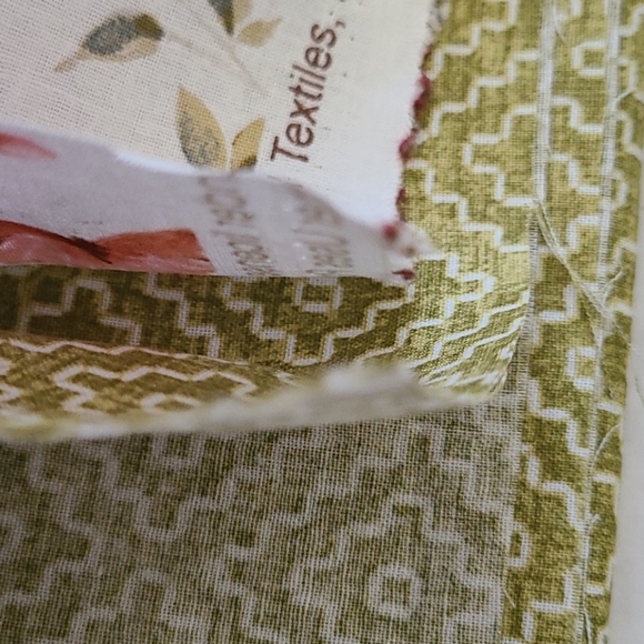 2 Pieces Lisa Audit Fabric 44"x45", 36"x44.5" - Picture 16 of 16